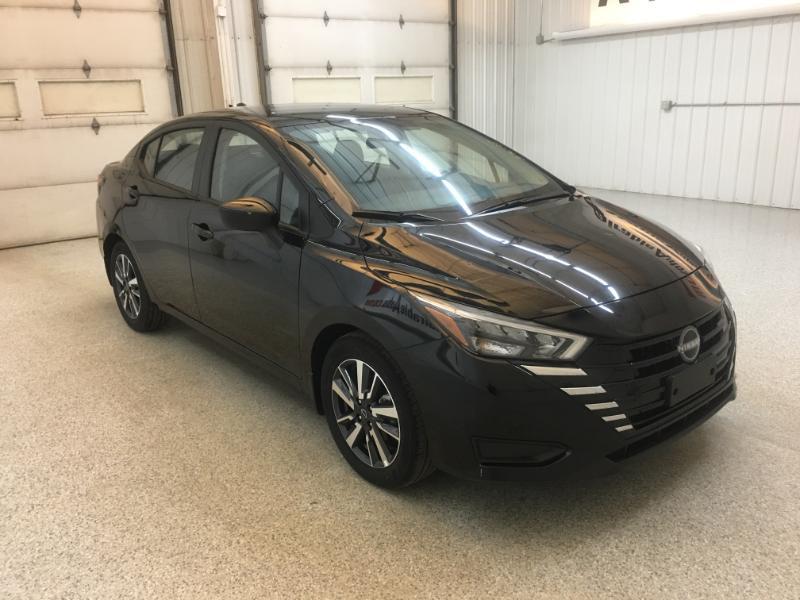 Nissan Versa  2025