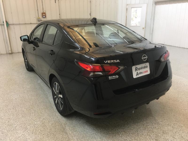 Nissan Versa  2025
