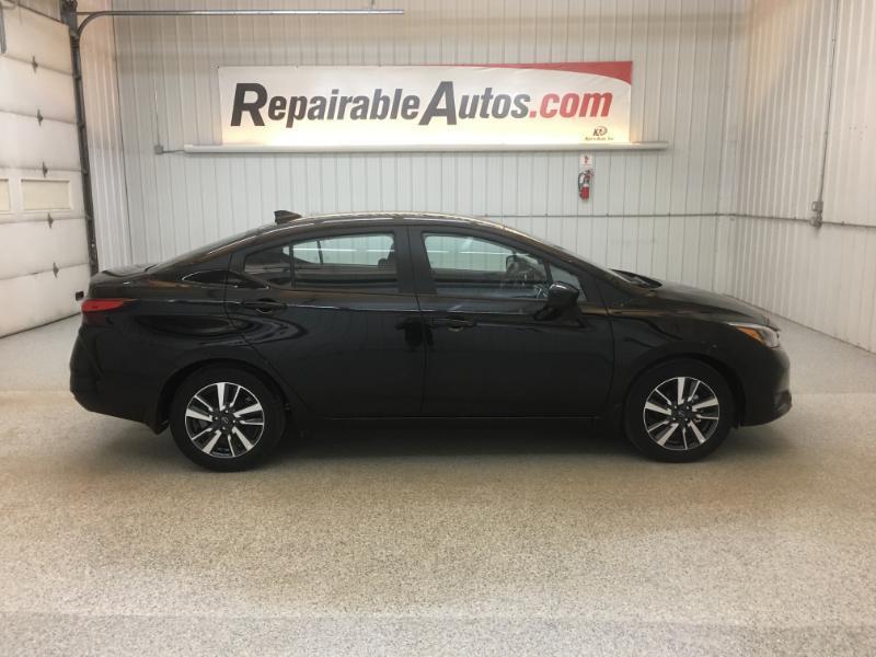 Nissan Versa  2025
