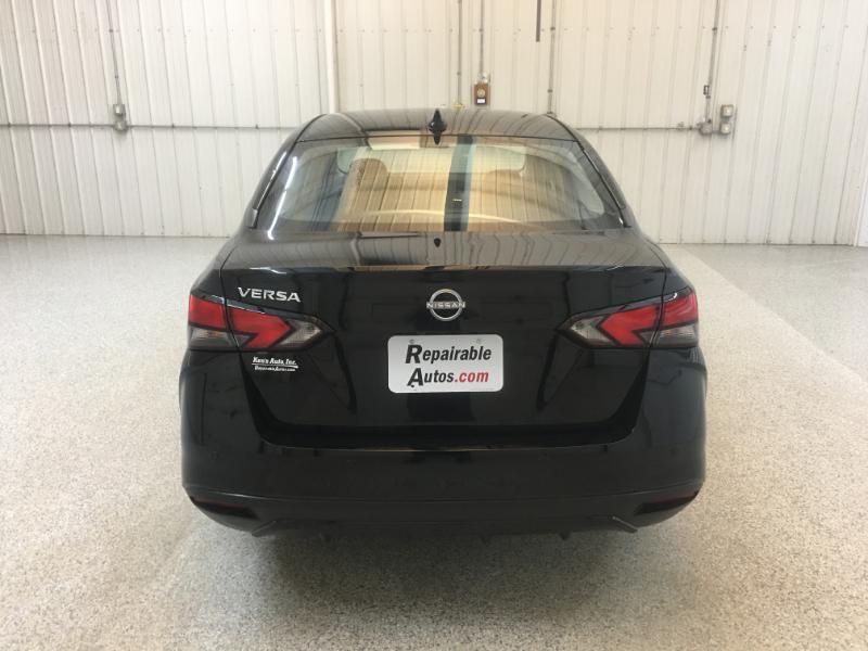 Nissan Versa  2025