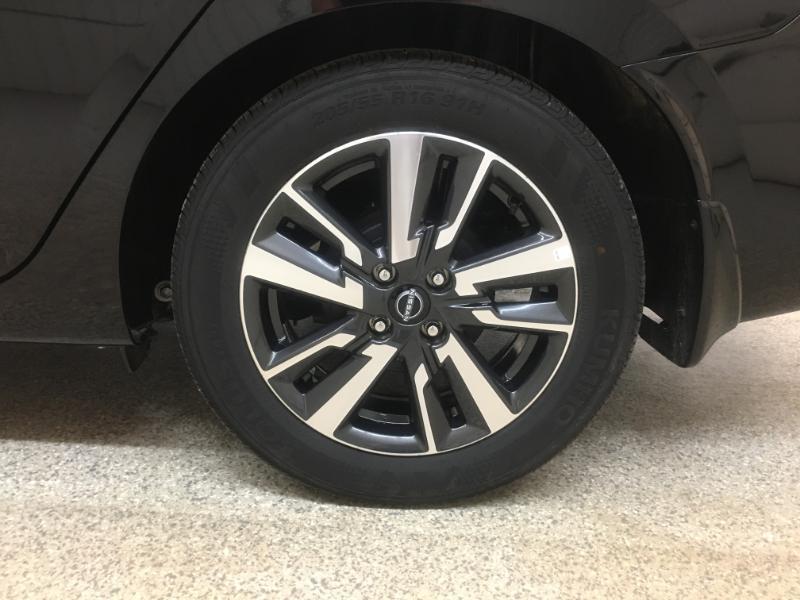 Nissan Versa  2025