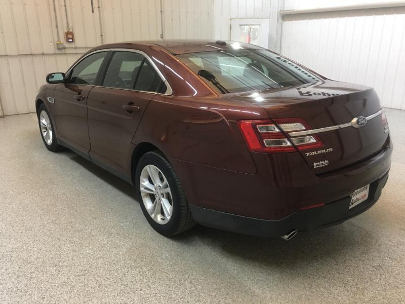 Ford Taurus  2015