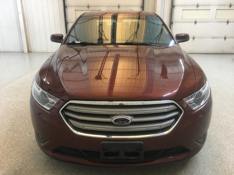 Ford Taurus  2015