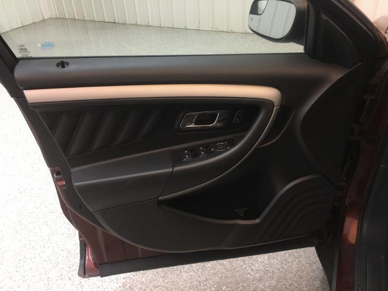 Ford Taurus  2015