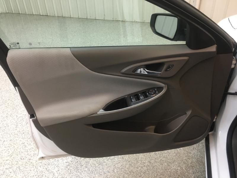 Chevrolet Malibu  2023