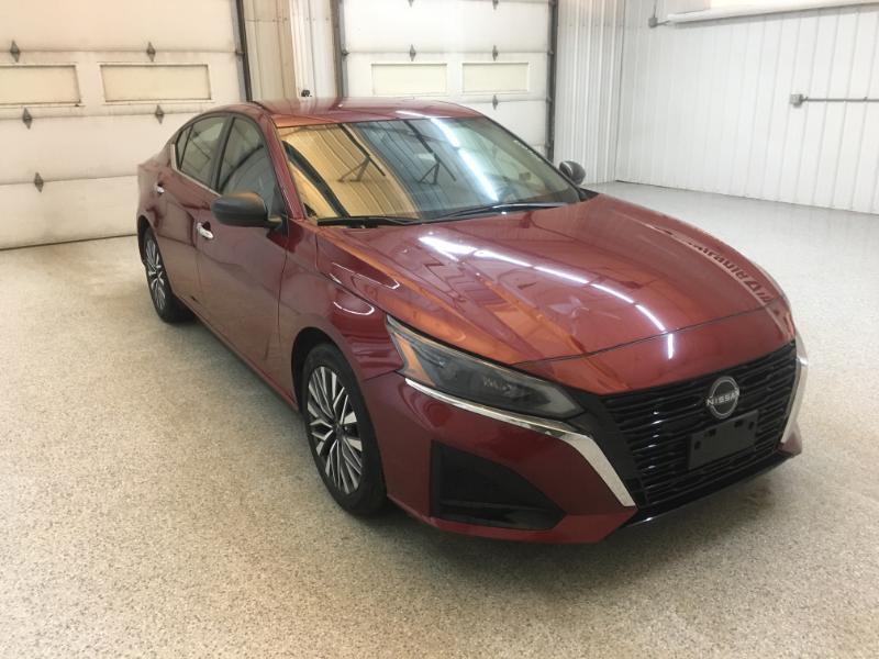 Nissan Altima  2024