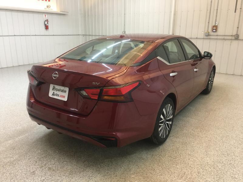 Nissan Altima  2024