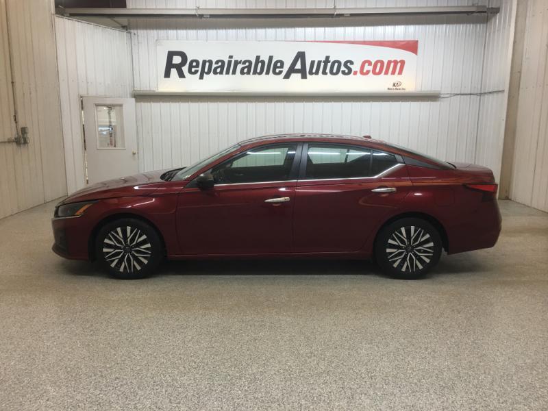 Nissan Altima  2024