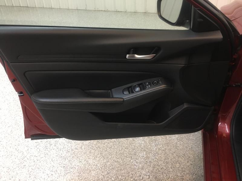 Nissan Altima  2024