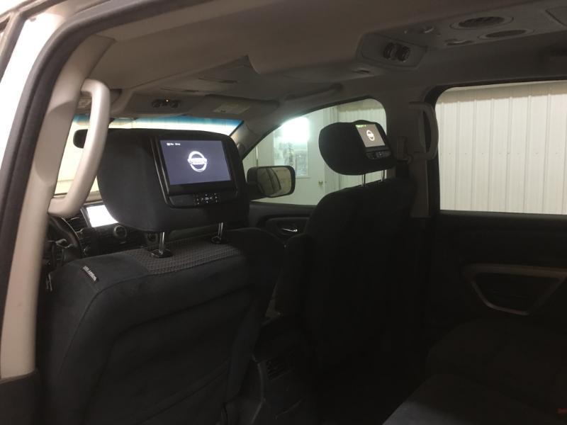 Nissan Armada  2015