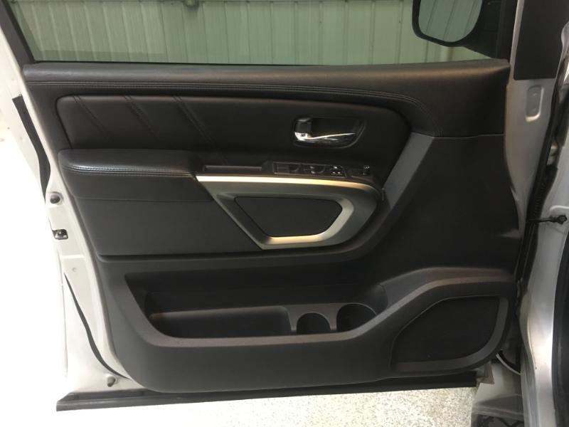 Nissan Armada  2015