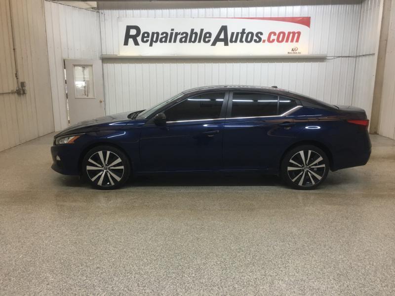 Nissan Altima  2022