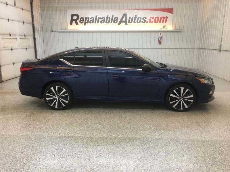 Nissan Altima  2022