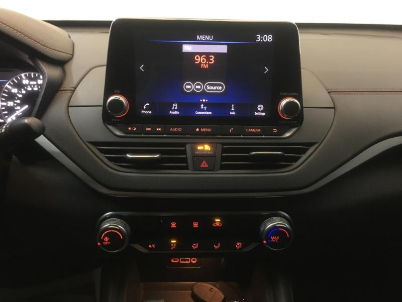 Nissan Altima  2022