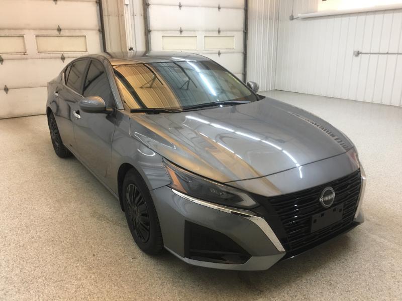 Nissan Altima  2023
