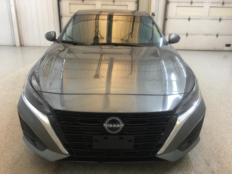 Nissan Altima  2023
