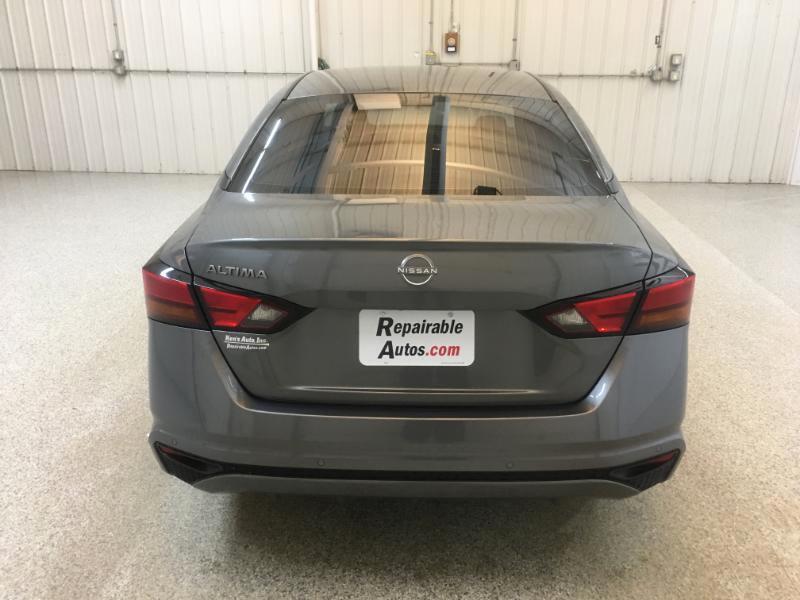 Nissan Altima  2023