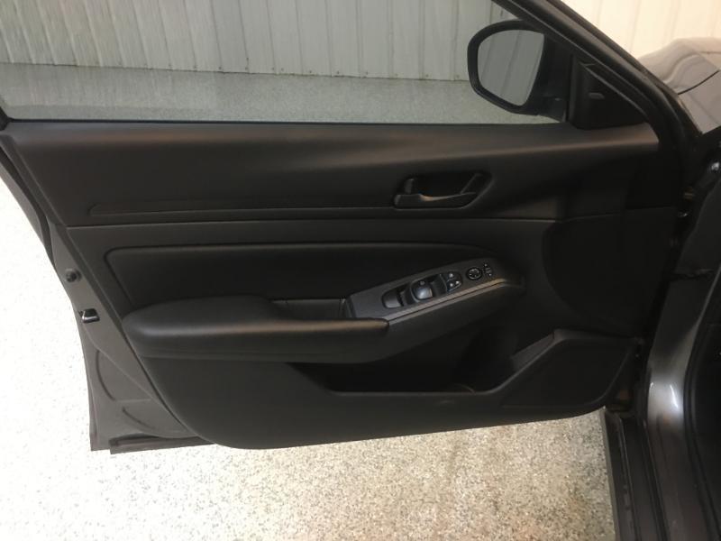 Nissan Altima  2023