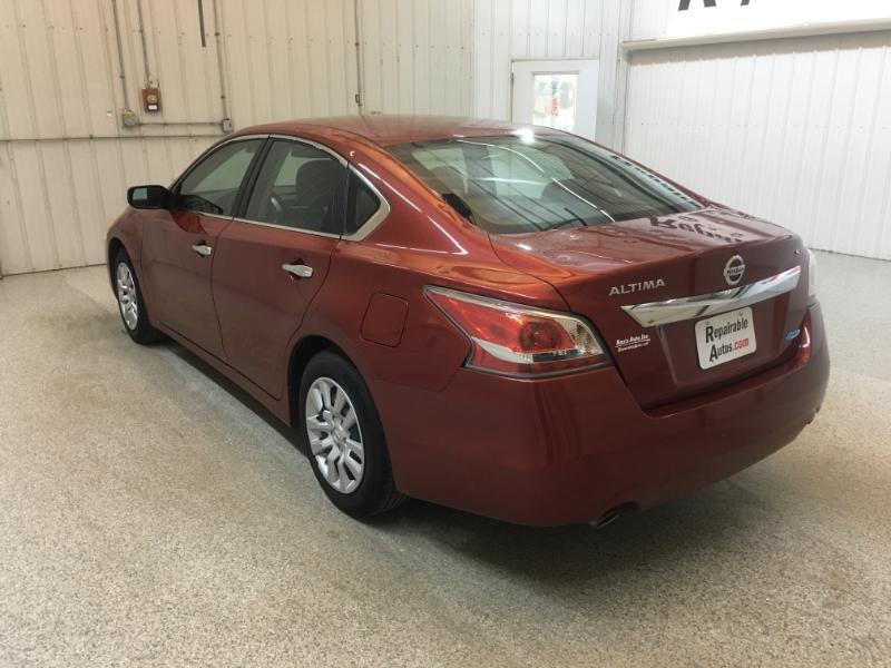 Nissan Altima  2014