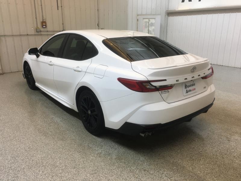 Toyota Camry Hybrid  2026