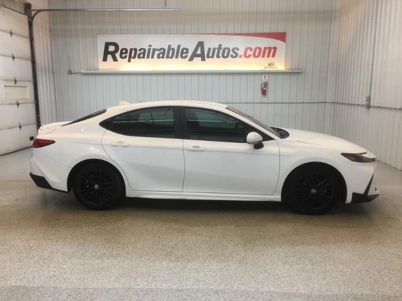 Toyota Camry Hybrid  2026