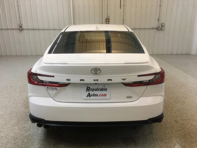 Toyota Camry Hybrid  2026