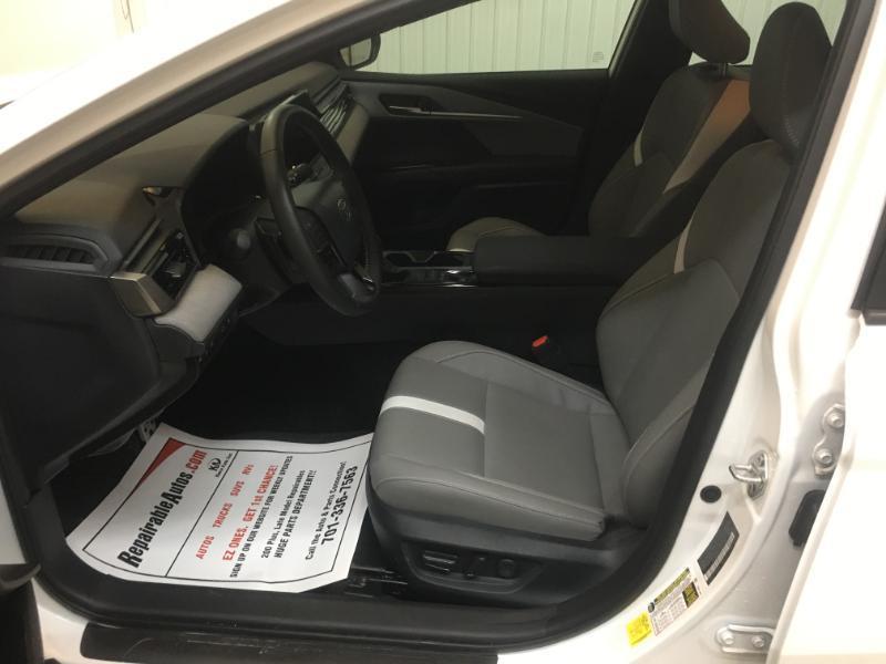 Toyota Camry Hybrid  2026