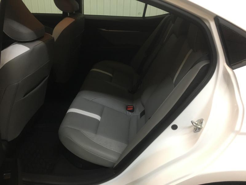 Toyota Camry Hybrid  2026