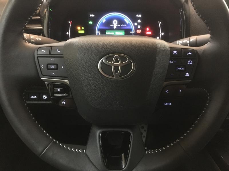 Toyota Camry Hybrid  2026
