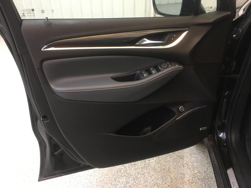 Buick Enclave  2021