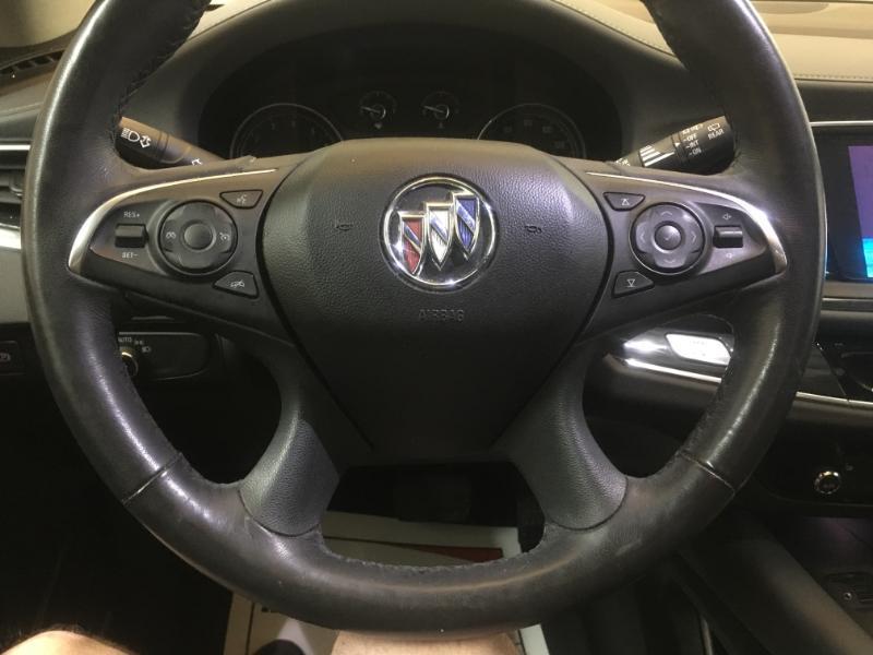 Buick Enclave  2021