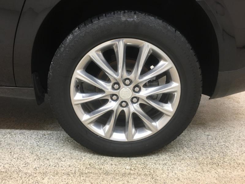 Buick Enclave  2021