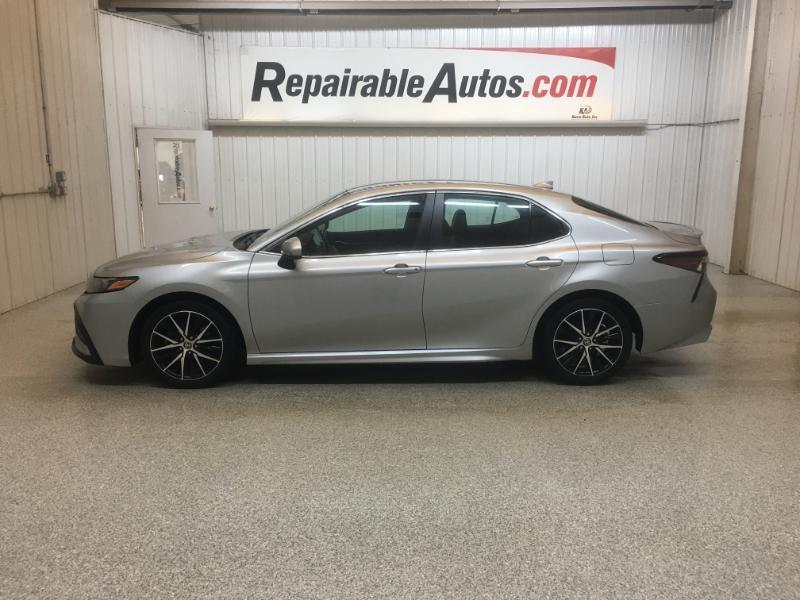 Toyota Camry  2021