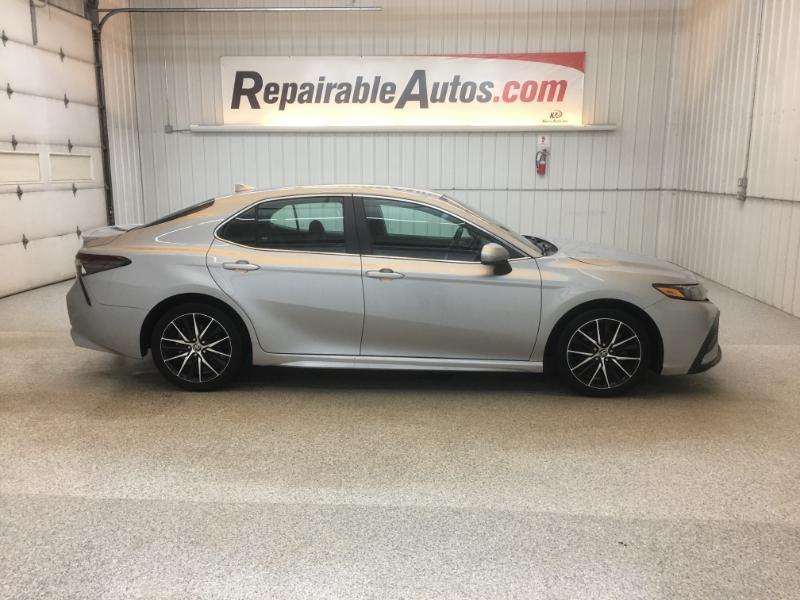Toyota Camry  2021