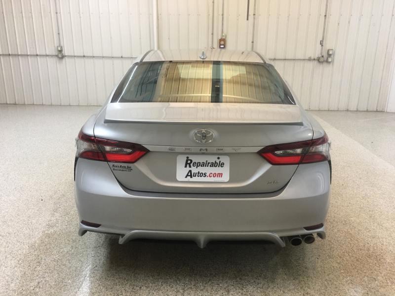 Toyota Camry  2021