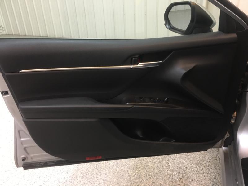 Toyota Camry  2021