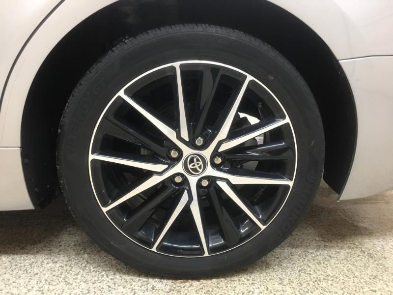 Toyota Camry  2021