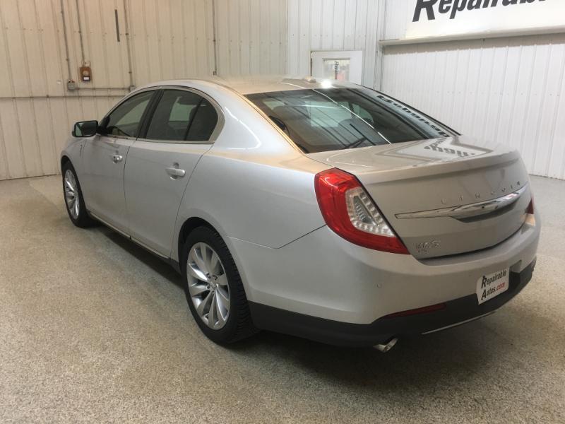Lincoln MKS  2015