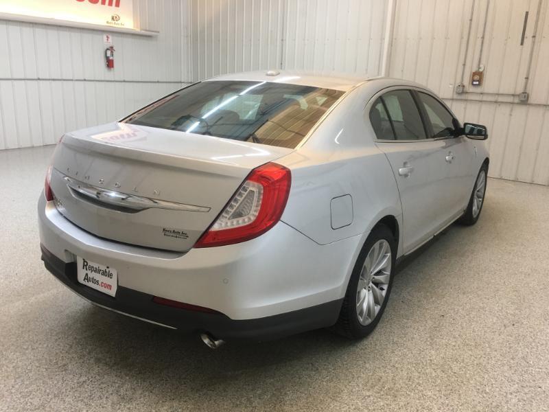 Lincoln MKS  2015
