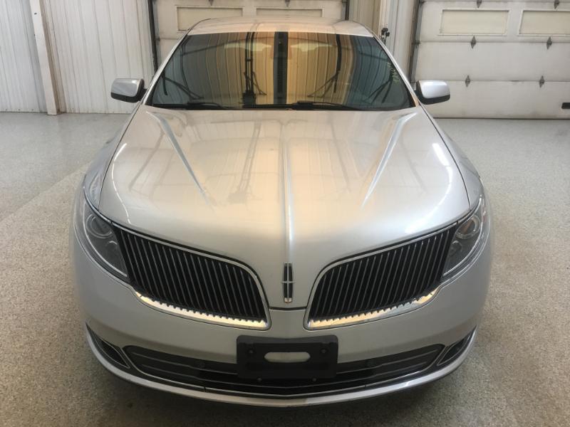 Lincoln MKS  2015