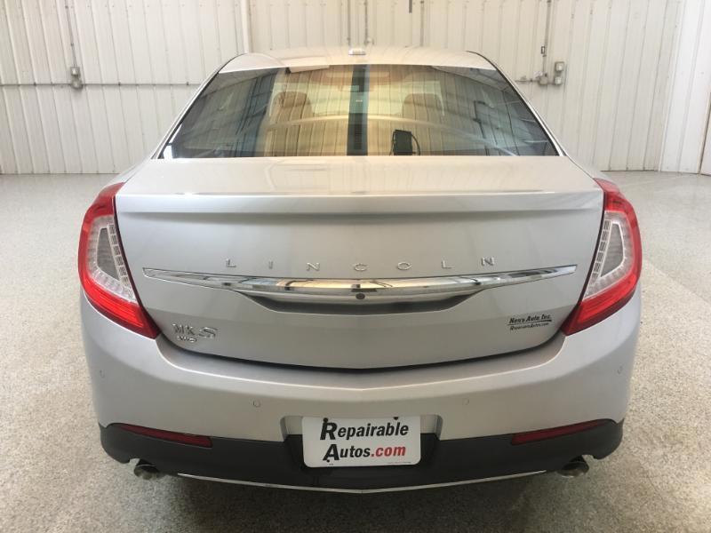 Lincoln MKS  2015