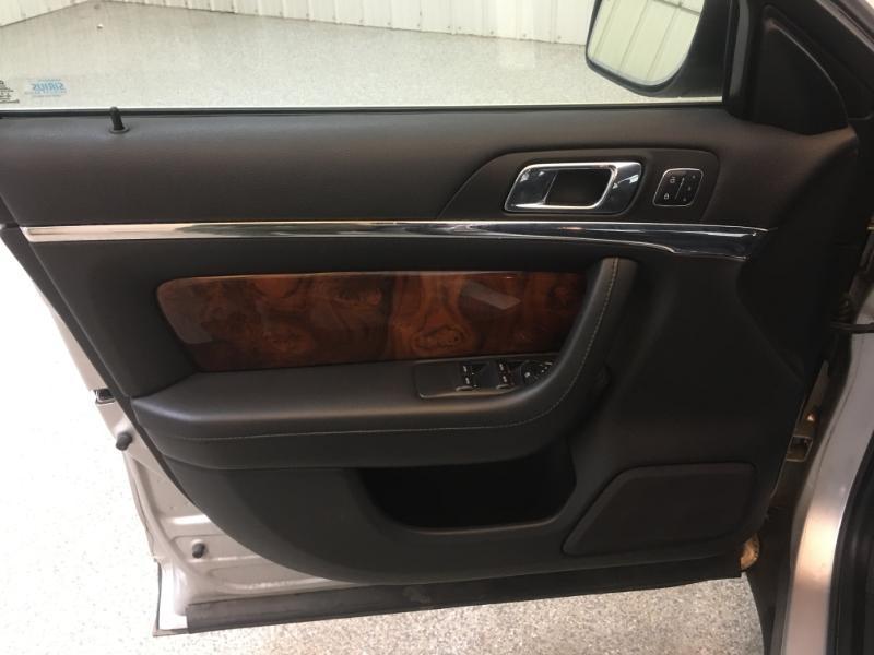 Lincoln MKS  2015