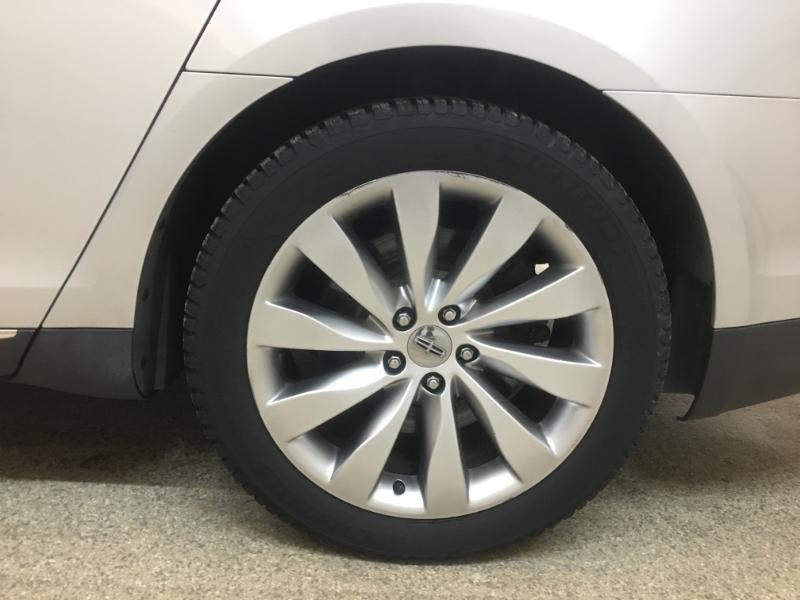 Lincoln MKS  2015