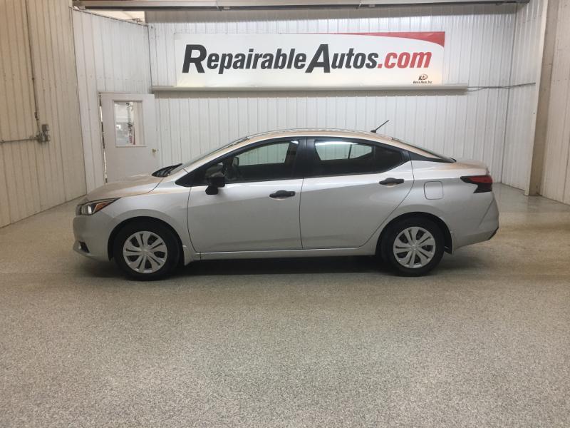 Nissan Versa  2022