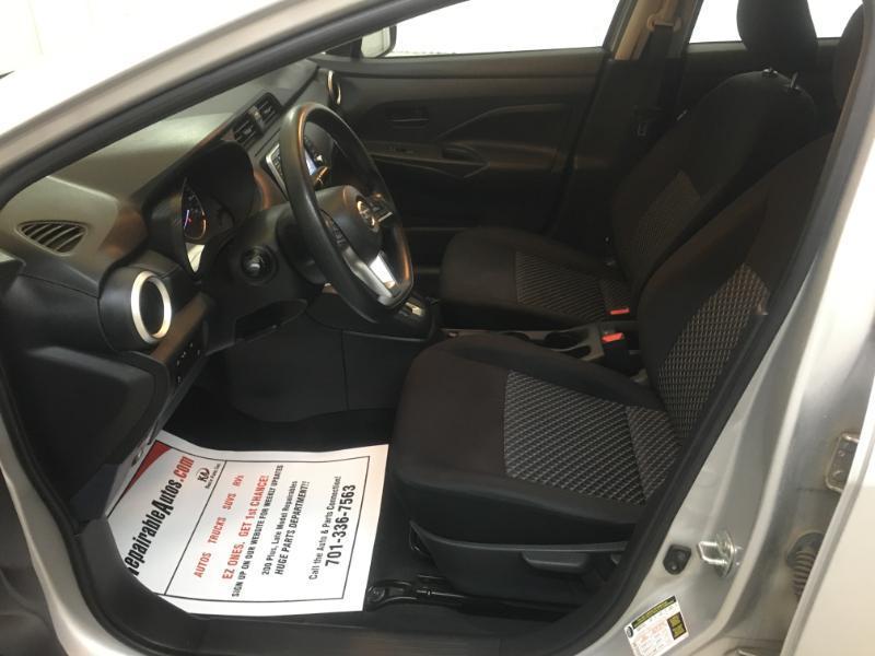 Nissan Versa  2022
