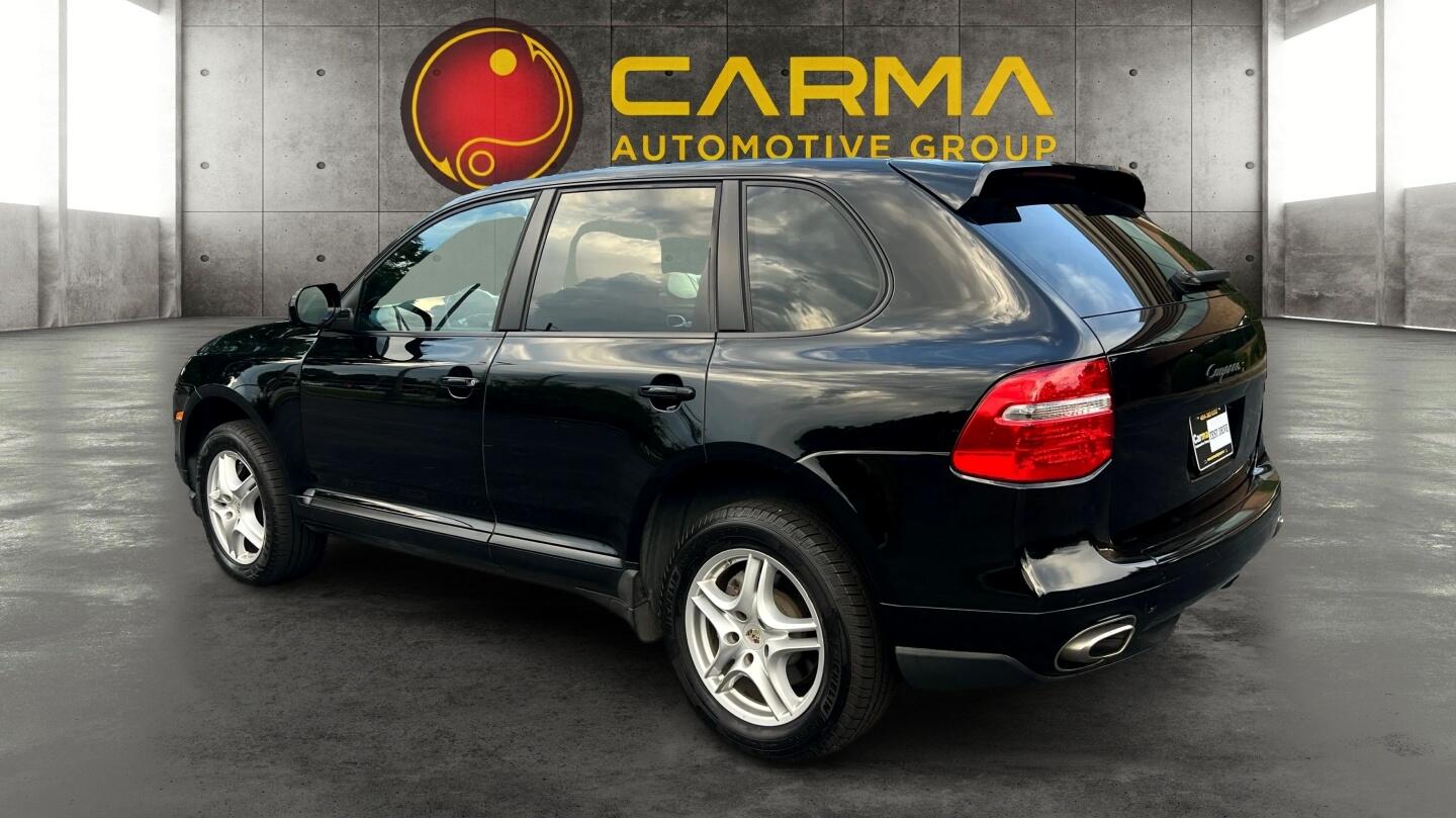 2010 Porsche Cayenne photo 2
