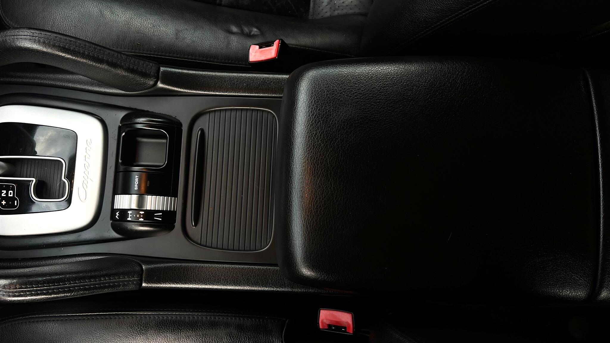 2010 Porsche Cayenne photo 12