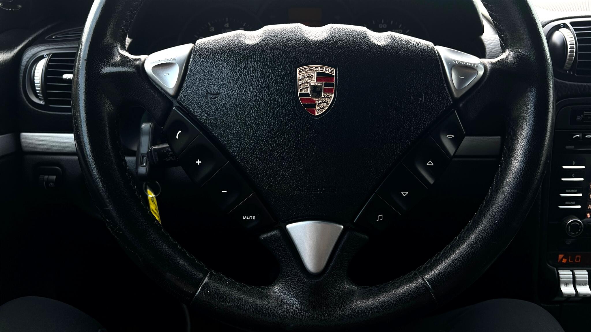 2010 Porsche Cayenne photo 14