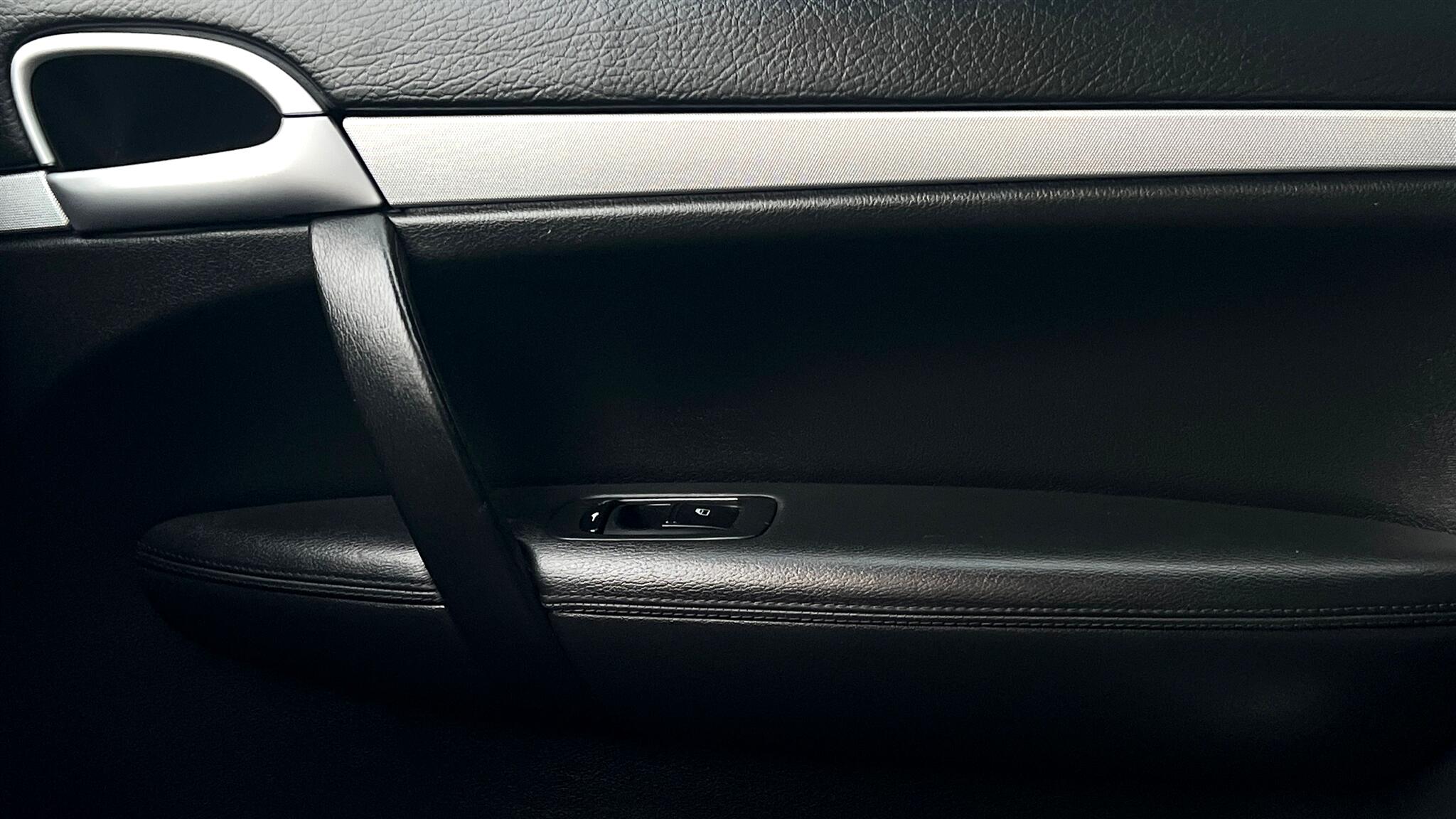 2010 Porsche Cayenne photo 19