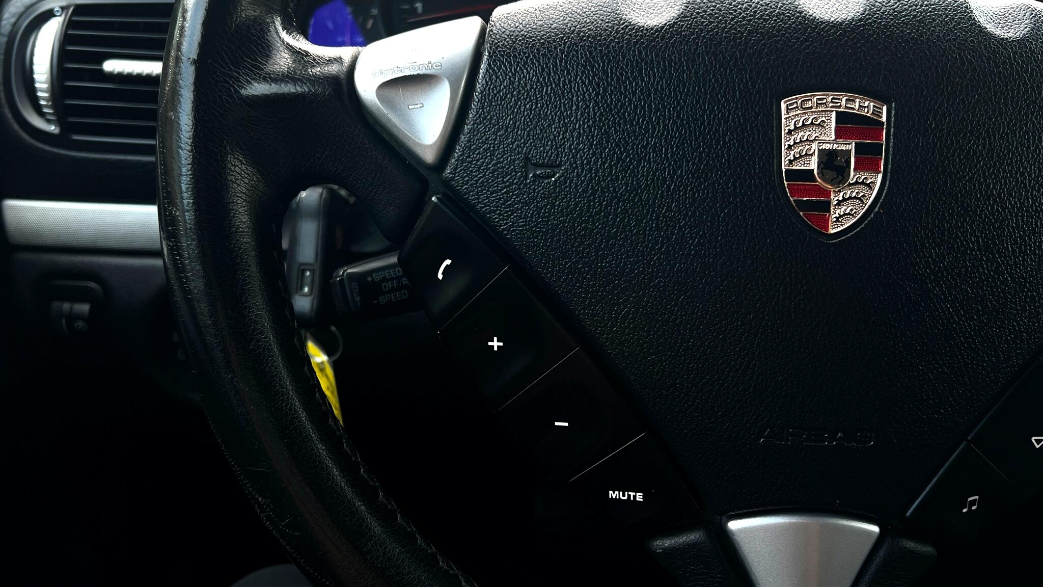 2010 Porsche Cayenne photo 23